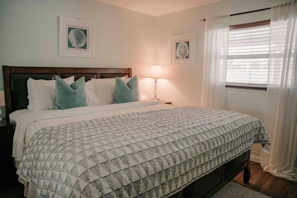 Entire Home, Heated Pool, Just 10 Min To Beach! Vero Beach Esterno foto
