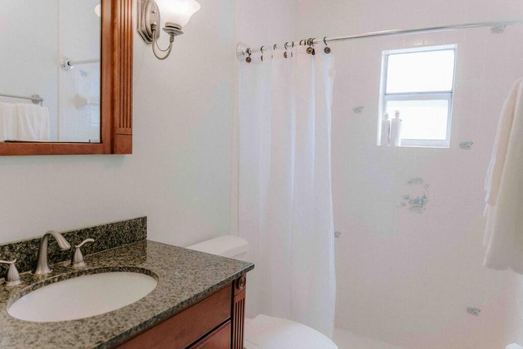 Entire Home, Heated Pool, Just 10 Min To Beach! Vero Beach Esterno foto
